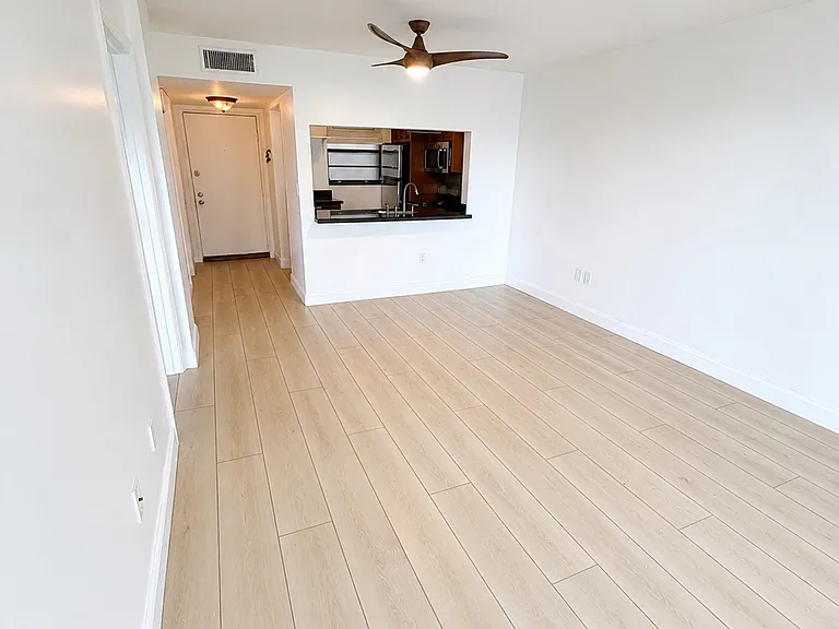 13000 SW 92nd Ave #B208 — Photo 5