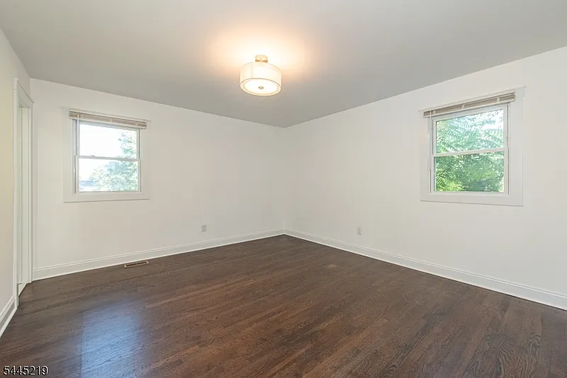 4 bed, $3,900 — Photo 3