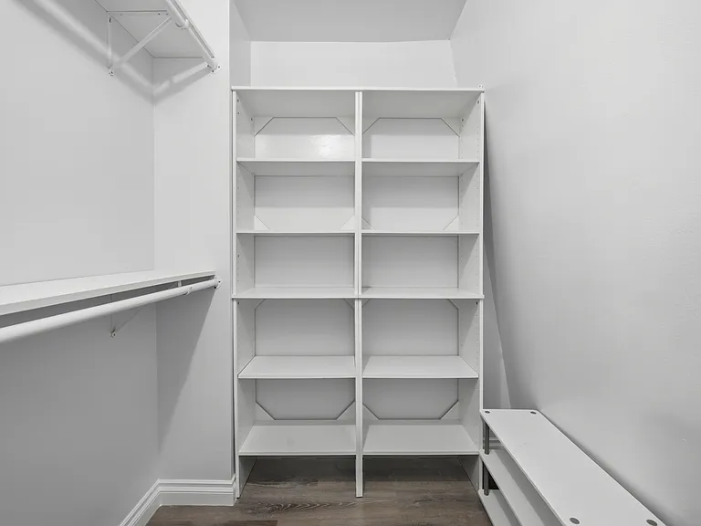 21901 Lassen St #123 — Photo 9