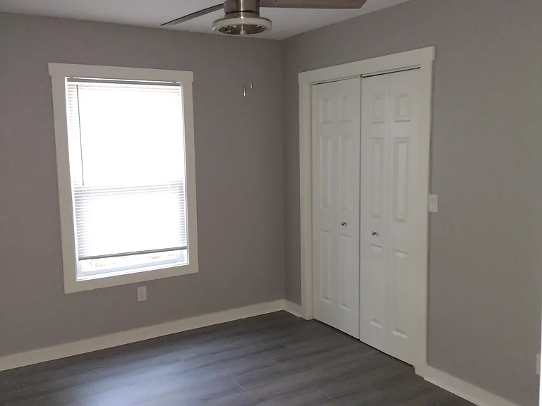 410 W Scott St — Photo 5