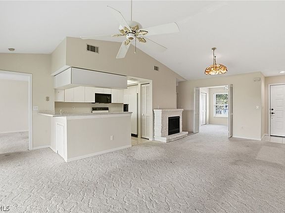 3rd image of 5785 Trailwinds Dr APT 222