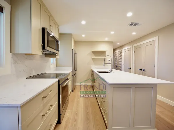 2 bed, 1.0 bath, 881 sqft, $3,950, 62A Dunfries Ter, San Rafael, CA 94901