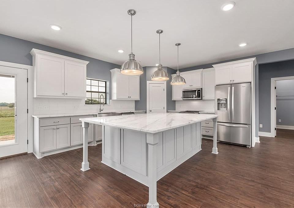 1st image of 4555 Oakwood Estates Ln