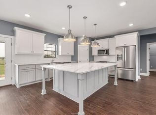 4555 Oakwood Estates Ln, Bryan, TX 77808