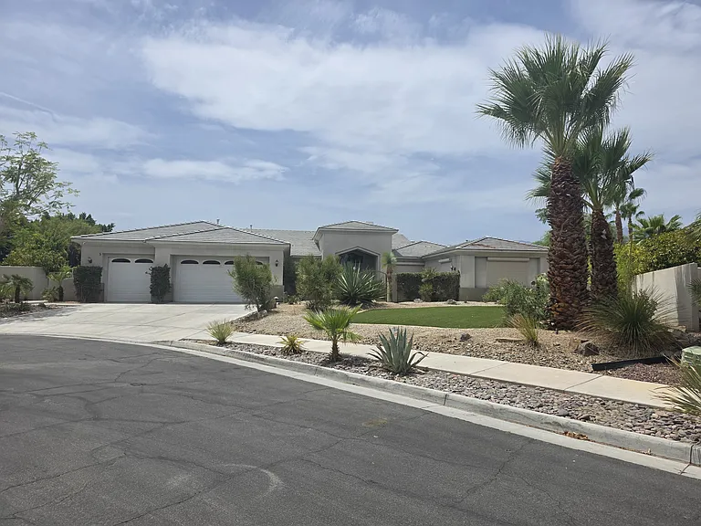 5 Chopin Ct — Photo 2