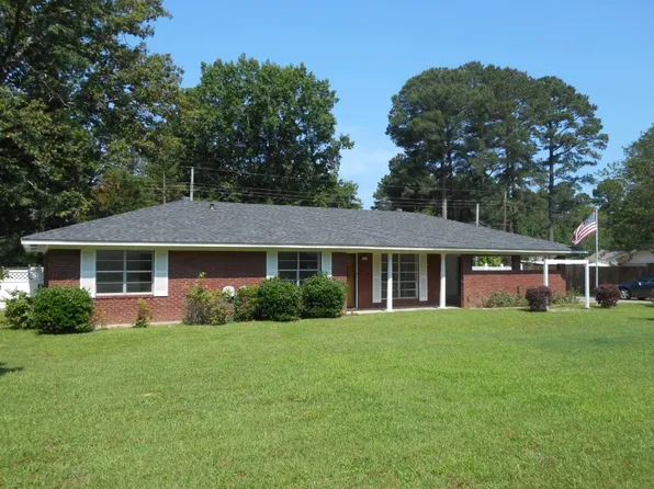 507 10th St NE, Springhill, LA 71075