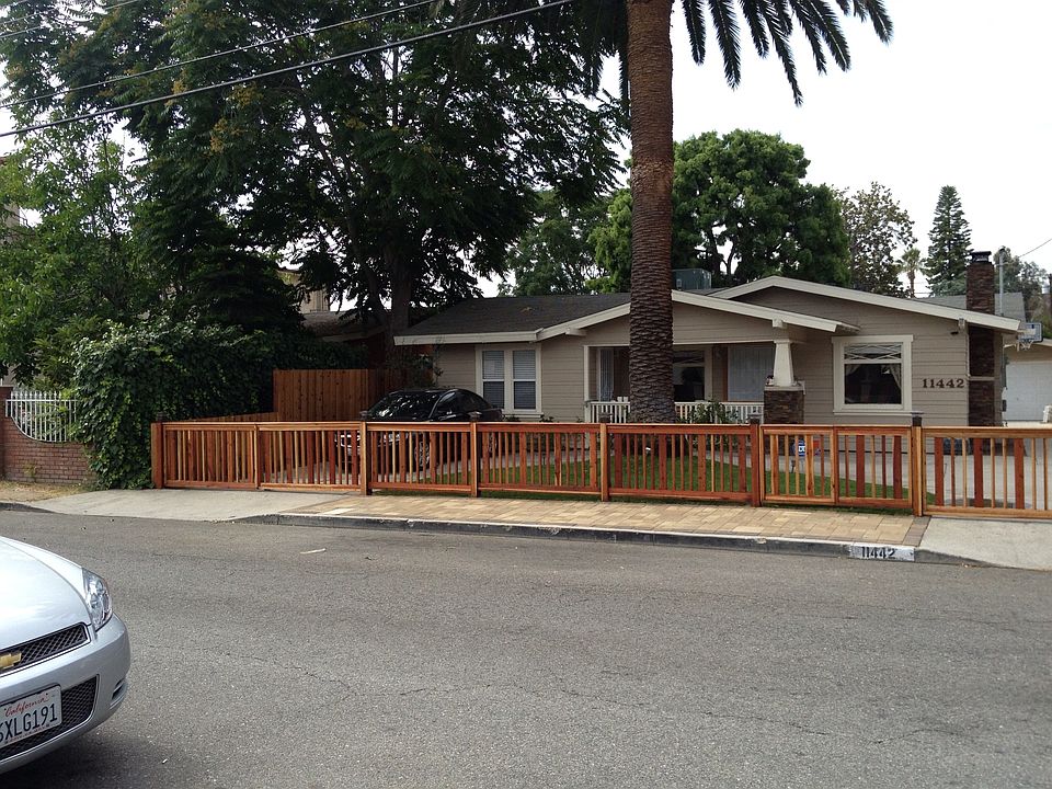 1st image of 11442 Albers St