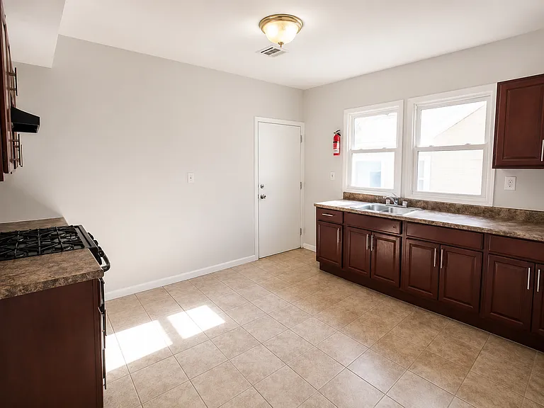 58-60 Clinton Pl #2B — Photo 1