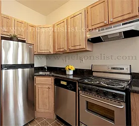 Rented by R New York