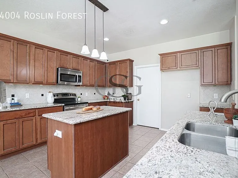 14004 Roslin Frst — Photo 6