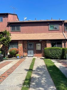983 W Fingerboard Rd, Staten Island, NY, 10304