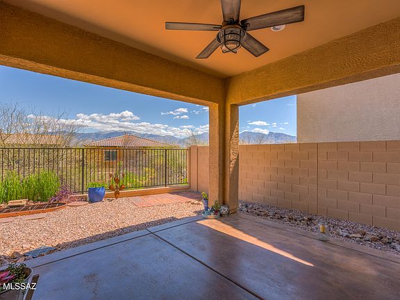 3rd image of 1017 W Lark Bunting Ln