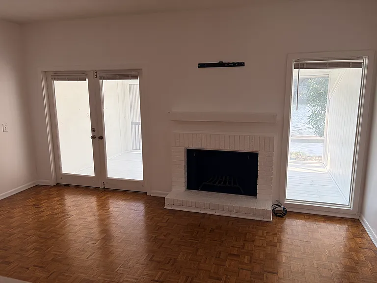 11 Royalgate Dr #11 — Photo 9