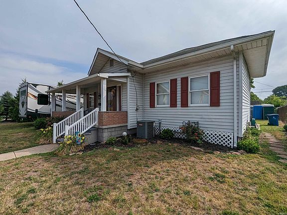 2nd image of 431 W Eberwine Ave