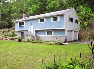 15 Quiet Woods Rd, East Hampton, CT 06424