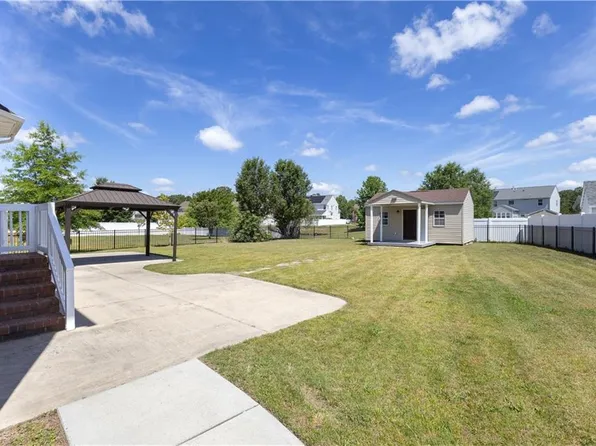 1439 Kemp Bridge Dr, Chesapeake, VA 23320