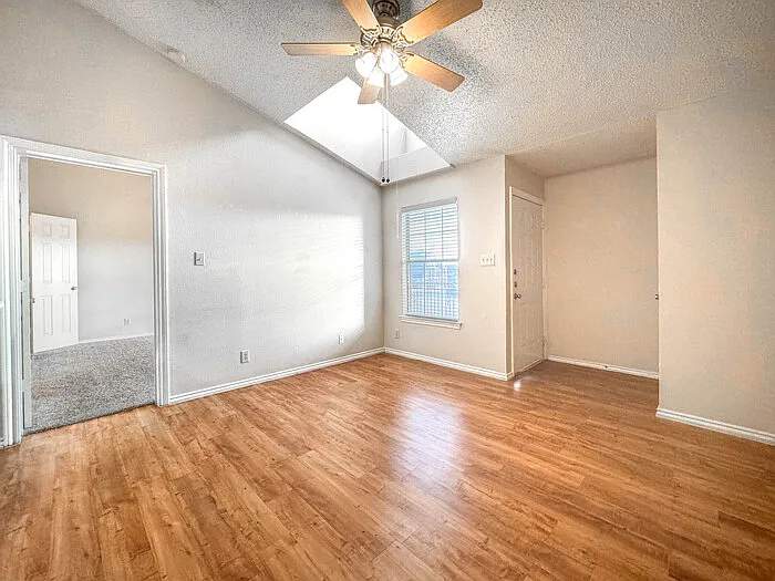 1 bed, 1.0 bath, $1,195 — Photo 3