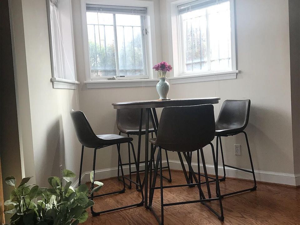 Bay window nook