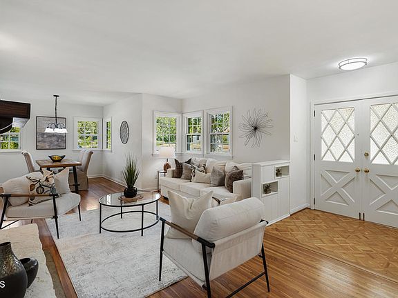 5th image of 8438 Beverly Dr