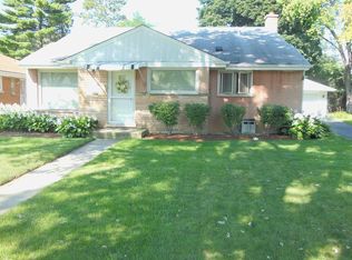 108 S Mount Prospect Rd, Mount Prospect, IL 60056