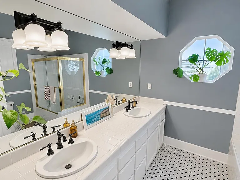 1047 E Monticello Cir — Photo 20