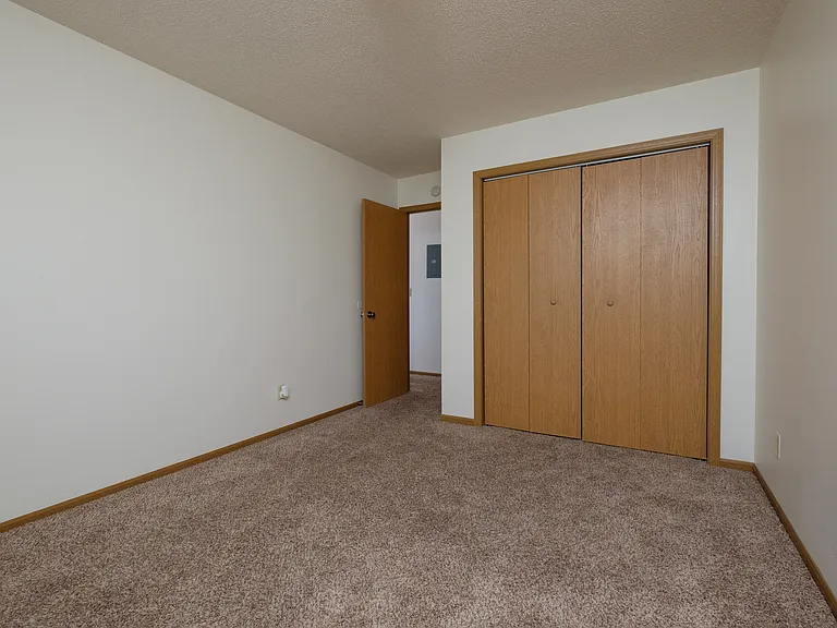 Fargo, ND Southwind Apartments | Bedroom
