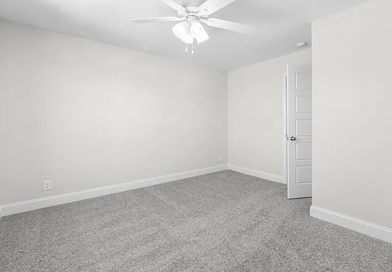 548 Castle Pinckney Ln — Photo 13