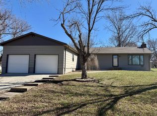 907 N Elm St, Frankfort, KS 66427