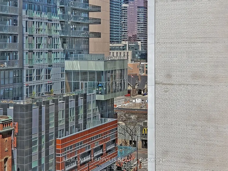 7 Carlton St #1114 — Photo 26