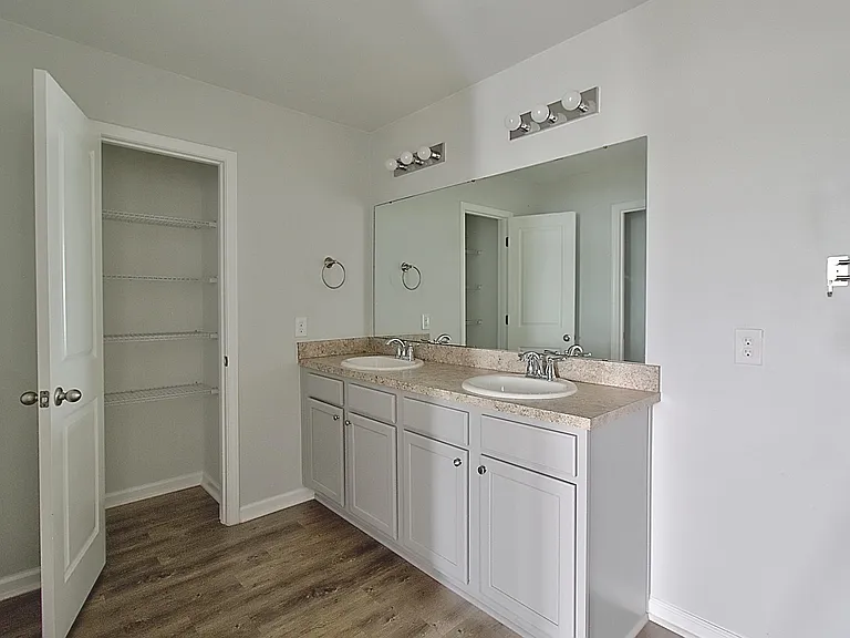143 Davila St — Photo 15