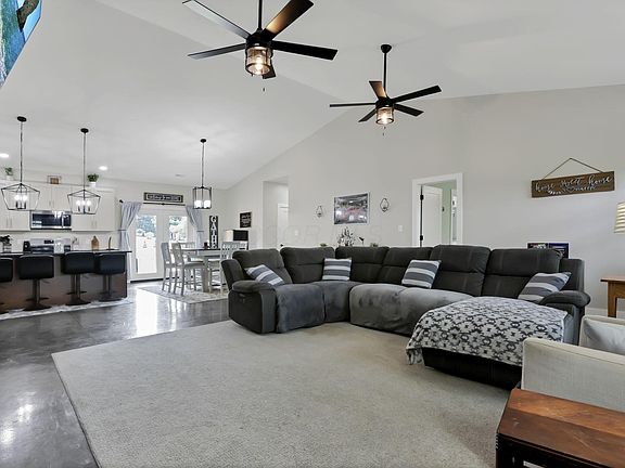 4th image of 2694 Lees Rd