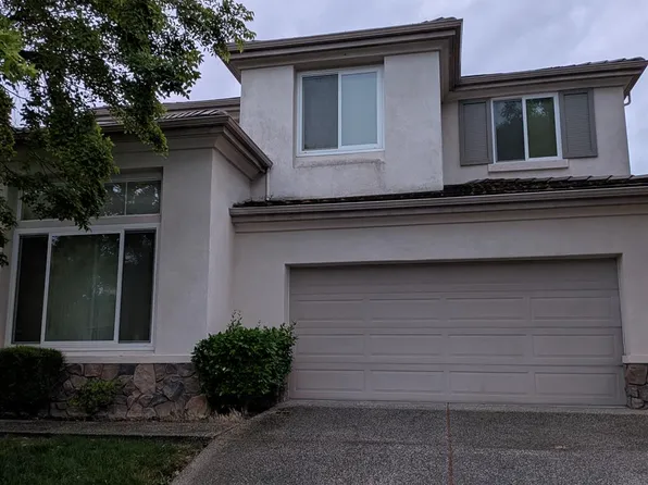 9840 Waterfowl Dr, Elk Grove, CA 95757