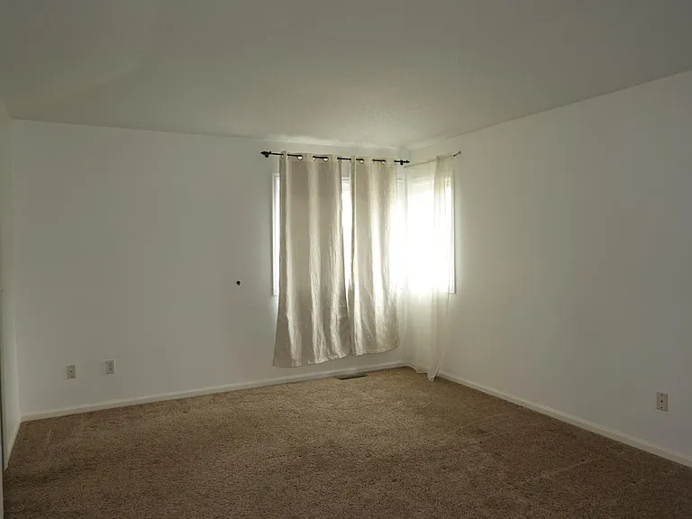 4602 Pierce St NE — Photo 9