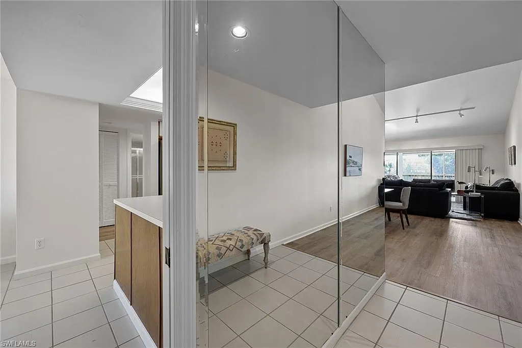 2 bed, 2.0 bath, 1450 sqft, $6,500 — Photo 3