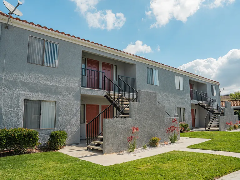 Citrus Court Apartments — Photo 6