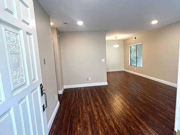 4th image of 776 N Banna Ave