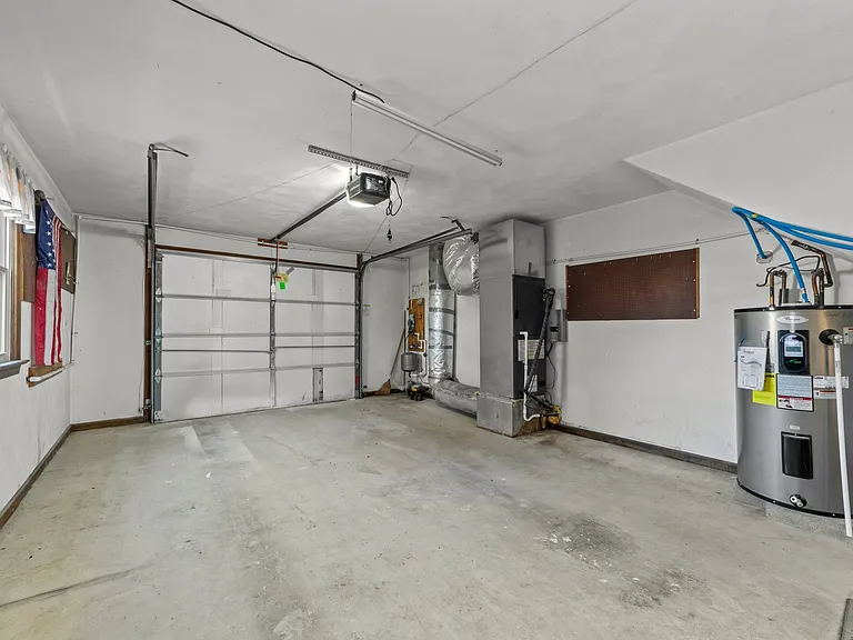 828 Jo Anne Cir — Photo 3