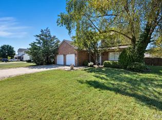 118 Emerald Way E, Granite City, IL 62040