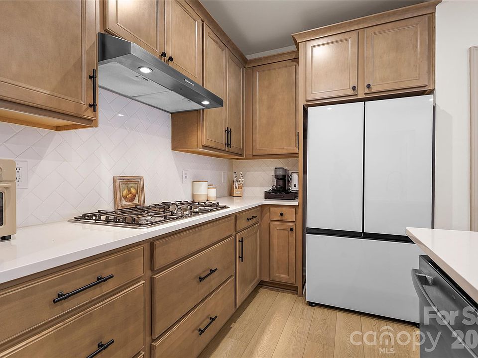 1st image of 115 Forest Lake Blvd #B