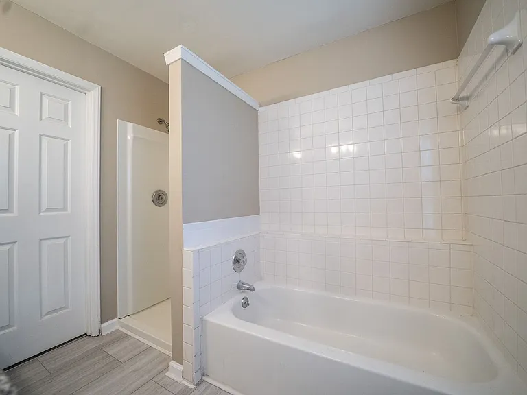 8219 Brynmar Dr — Photo 11