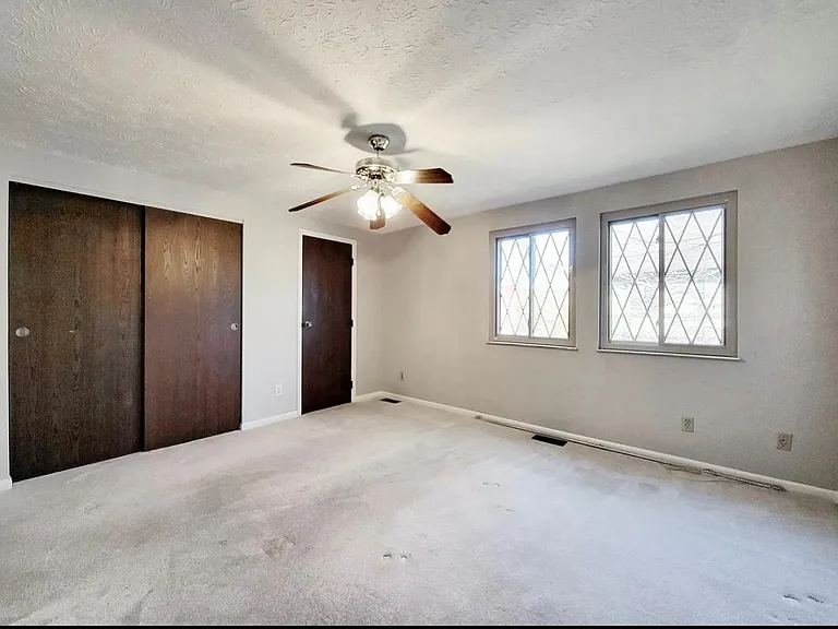 7519 Blackstone Ct — Photo 18