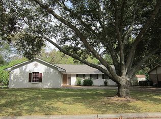 1225 Crestmont Dr, Wharton, TX 77488