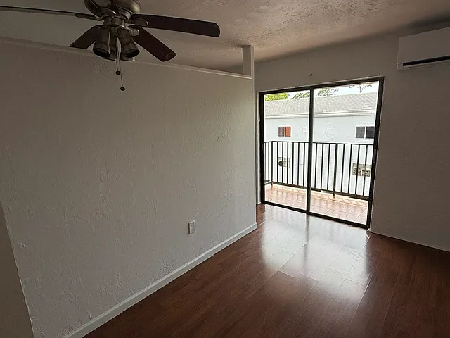 Building Photo - 830 Wiggins Pass Rd #14