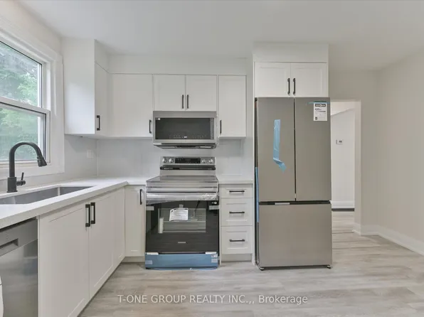 18160 Leslie St, East Gwillimbury, ON L9N 0M5