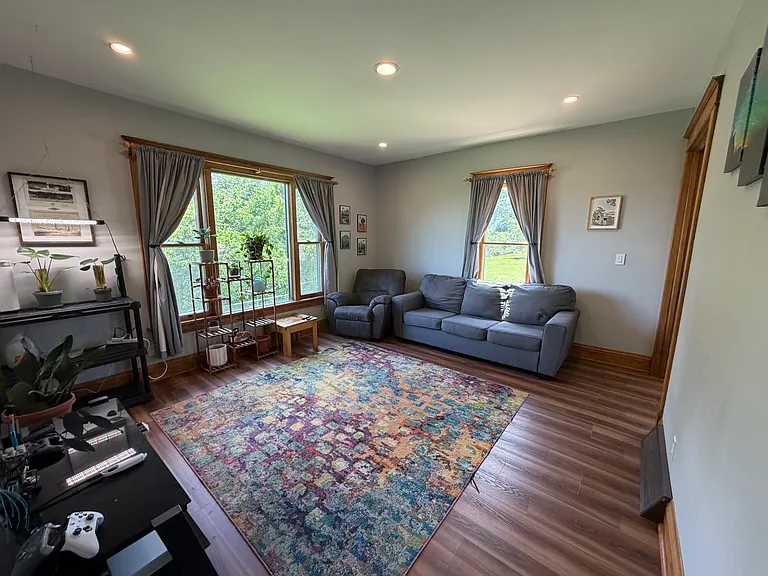 1030 Riverview St — Photo 3