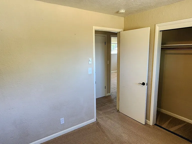 4274 Pauline Ave SE — Photo 13
