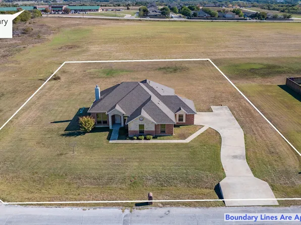 700 Stone Ridge Dr, Gainesville, TX 76240