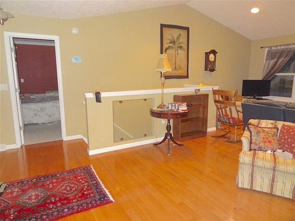 4th image of 15420 Arborwood Dr