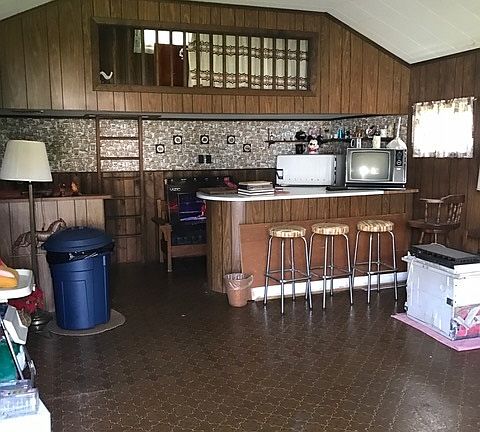 4th image of 1613 Ford St