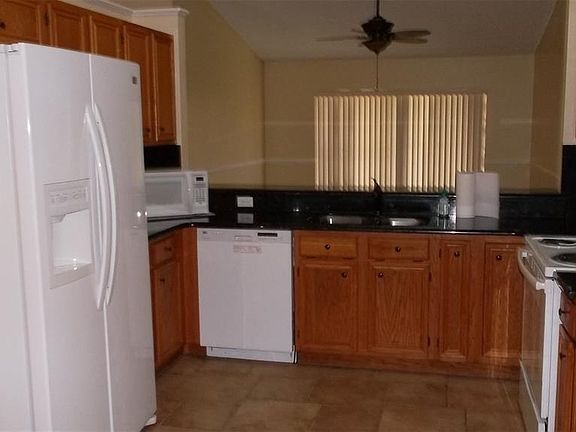 4th image of 1525 Crawford Dr